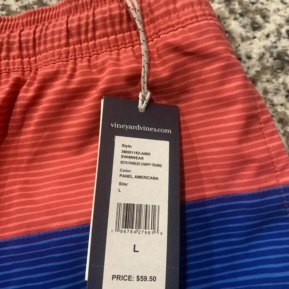 Vineyard vines. SWIMWEAR. NWT. Boys* size Large PANELED CHAPPY TRUNKS.